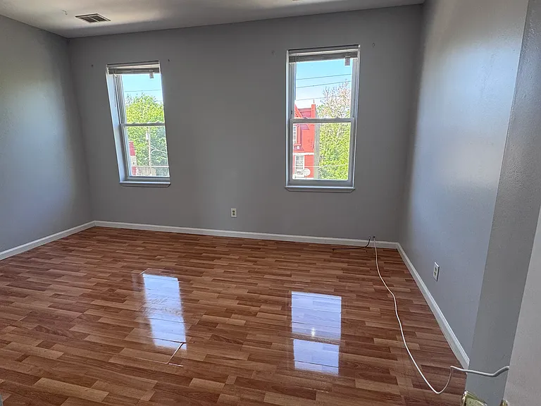 1512 W Westmoreland St #3 — Photo 5