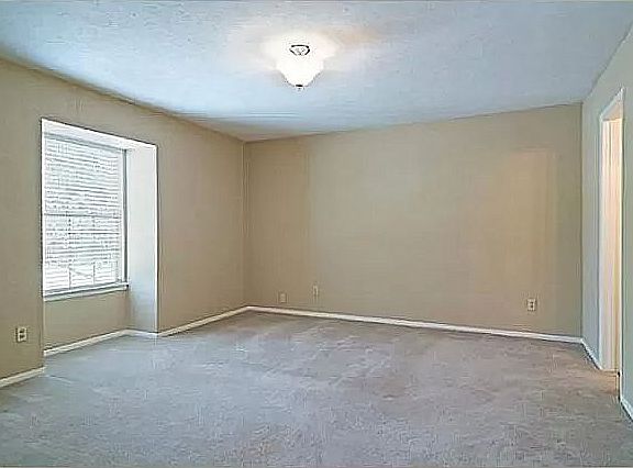 5th image of 10631 Northboro St #28