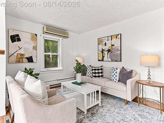5th image of 22655 Purdue Ave