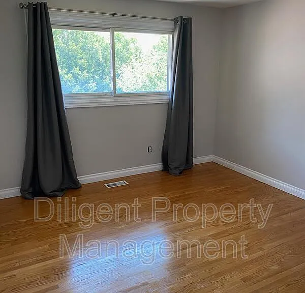 1326 Hopewell Ave #1 — Photo 9