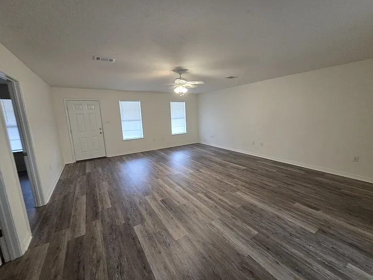 22 Hunter Ln #22A — Photo 2