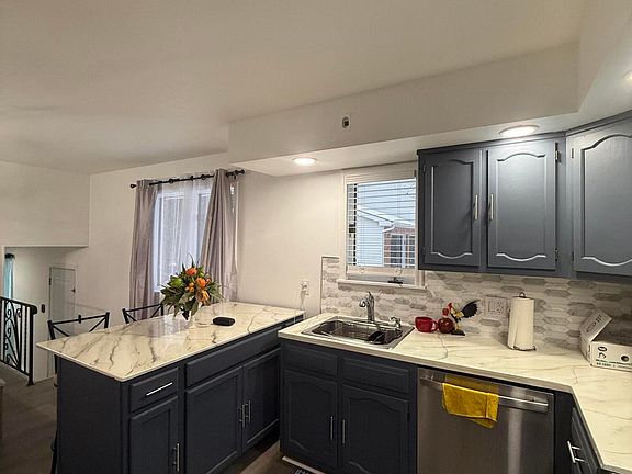 3rd image of 397 W 30th St
