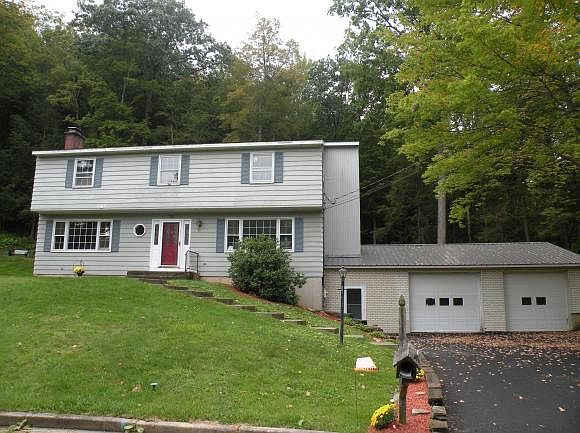 1st image of 15 Berne Dr