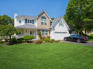 24 Tuthill Creek Dr, Patchogue, NY 11772