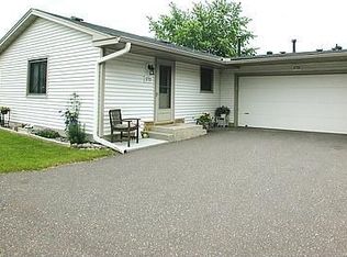 6705 Gretchen Ln N, Oakdale, MN 55128