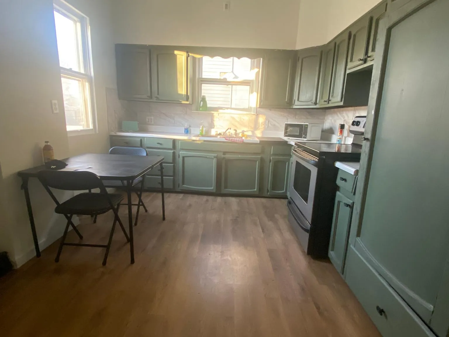 3 bed, 1400 sqft, $1,350 — Photo 2