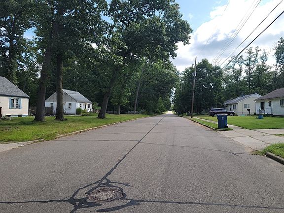 5th image of 195 Spaulding Ave W