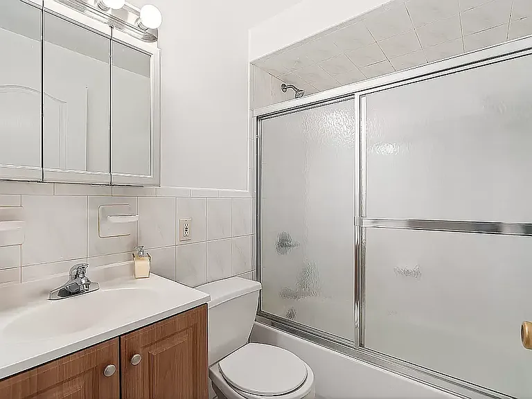 25-47 44th St #2 — Photo 8