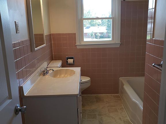 4th image of 533 Fernwood Dr