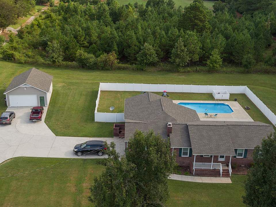 1st image of 639 Stone Dr