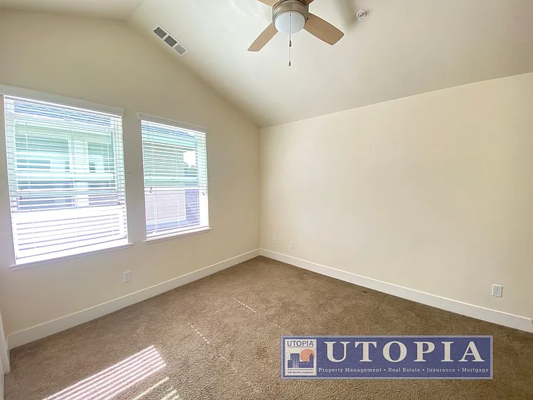 106 Jacobs Ln — Photo 16