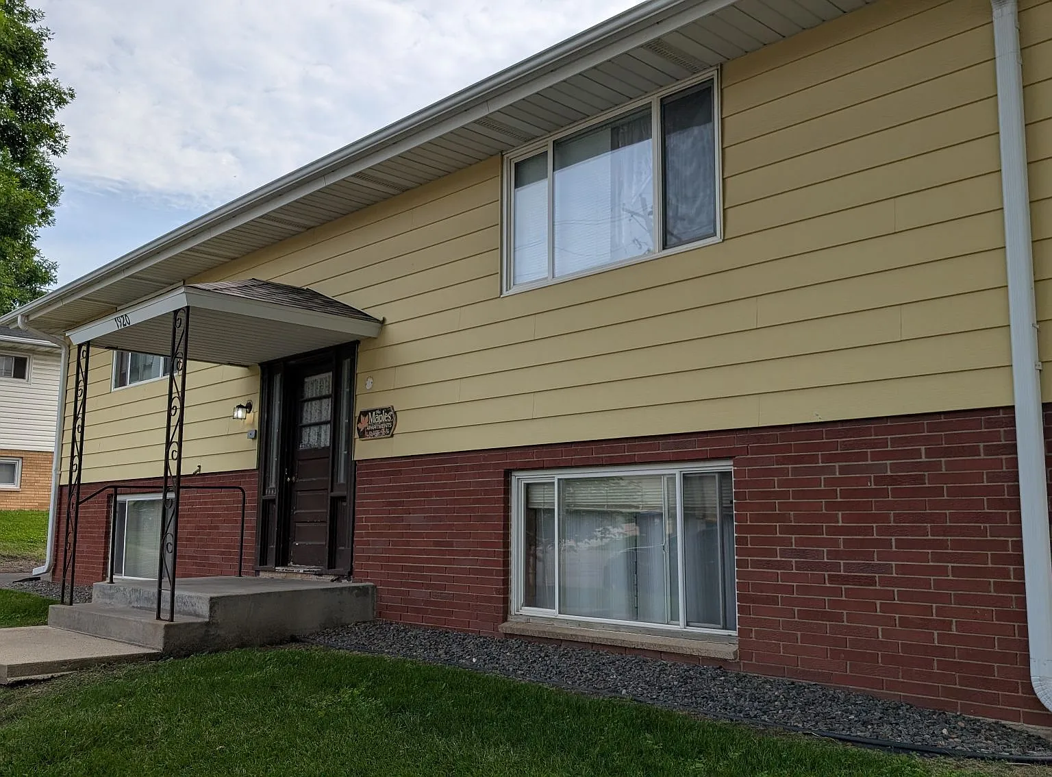 2 bed, 800 sqft, $950 — Photo 1