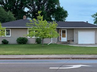 440 W 12th St, Grafton, ND 58237