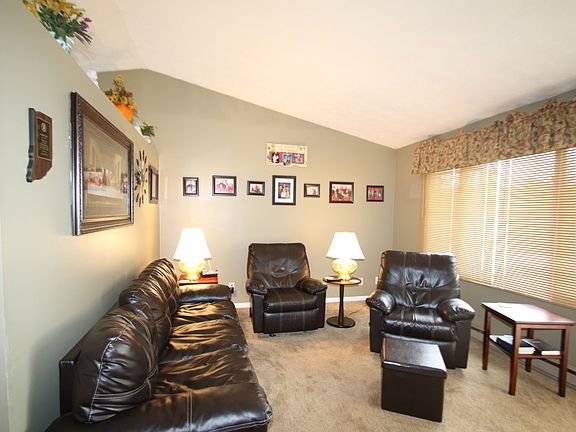 2nd image of 414 Skaggs Ct