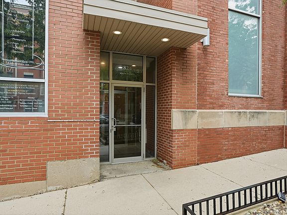 2nd image of 824 W Superior St #B211-b212