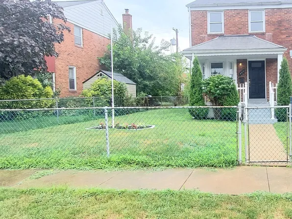 827 Arncliffe Rd, Essex, MD 21221