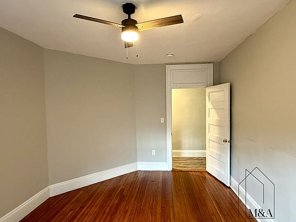 3rd image of 116 Winthrop Rd APT 2