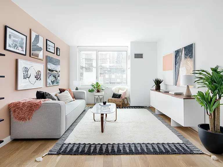 515 9th Ave #12L — Photo 3