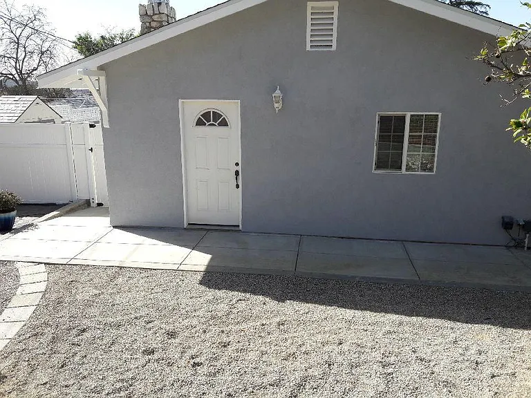 10519 Samoa Ave — Photo 1