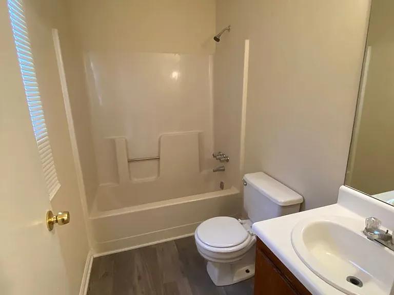 2077 Lenoa Ln — Photo 5
