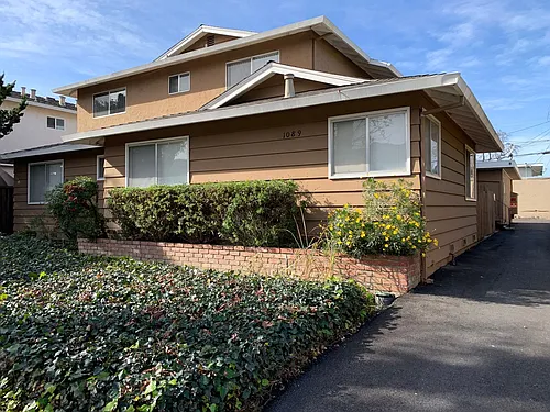 1089 Oakmont Dr Photo 1