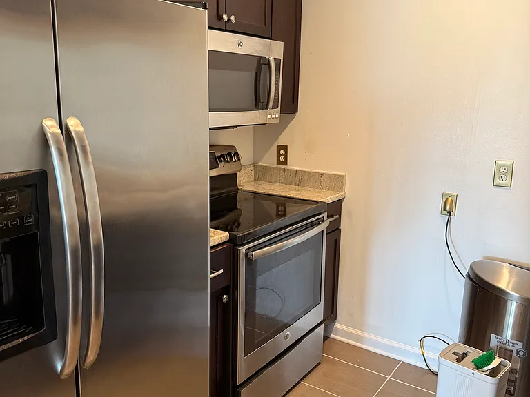 100 Harborview Dr #306 — Photo 13