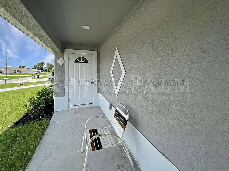 745 Harry Ave S — Photo 5