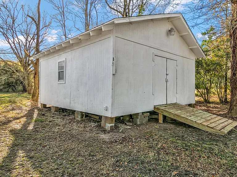 185 Weiss Bluff Rd — Photo 32