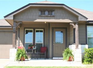 621 Amber Ln, Jarrell, TX 76537