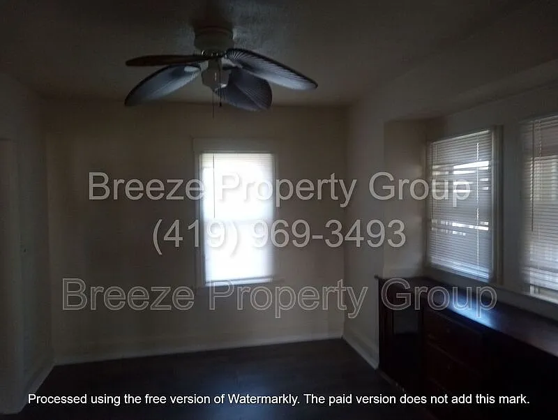 3 bed, 1.0 bath, 1120 sqft, $995 — Photo 3