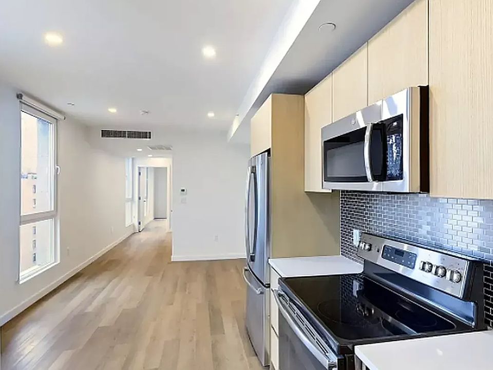 1st image of 814 Amsterdam Ave APT 9N