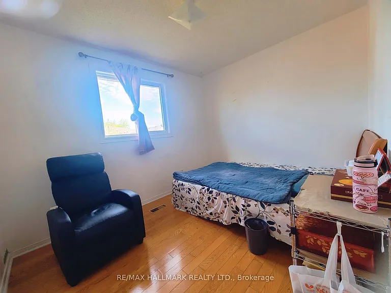 63 Cairns Dr — Photo 6