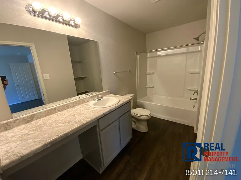 41 Winter Valley Cv — Photo 16