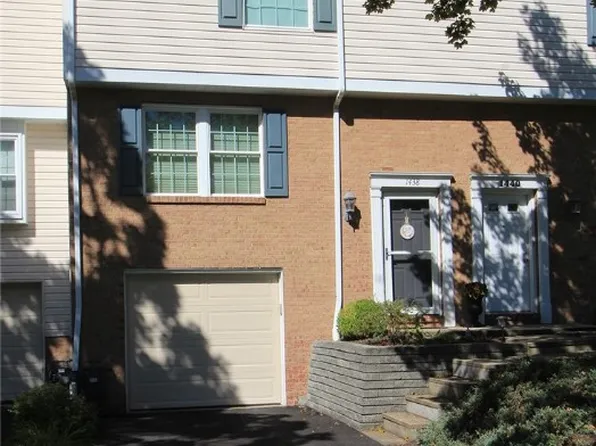 1438 S Randolph Dr, Clairton, PA 15025