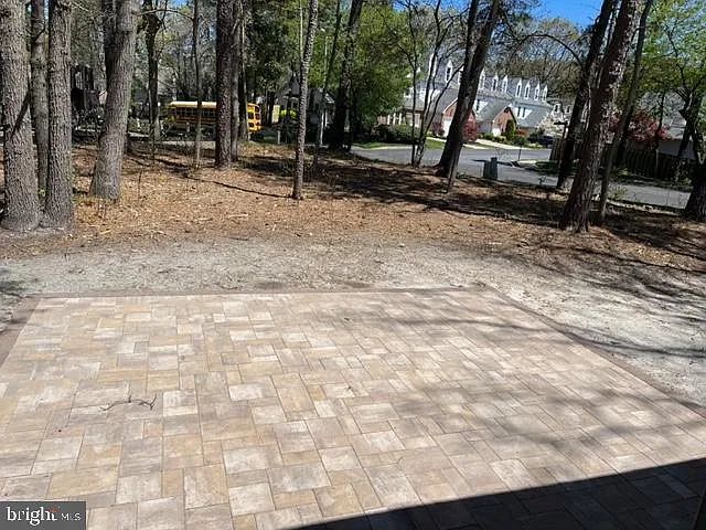 406 Williamsburg Ct — Photo 18