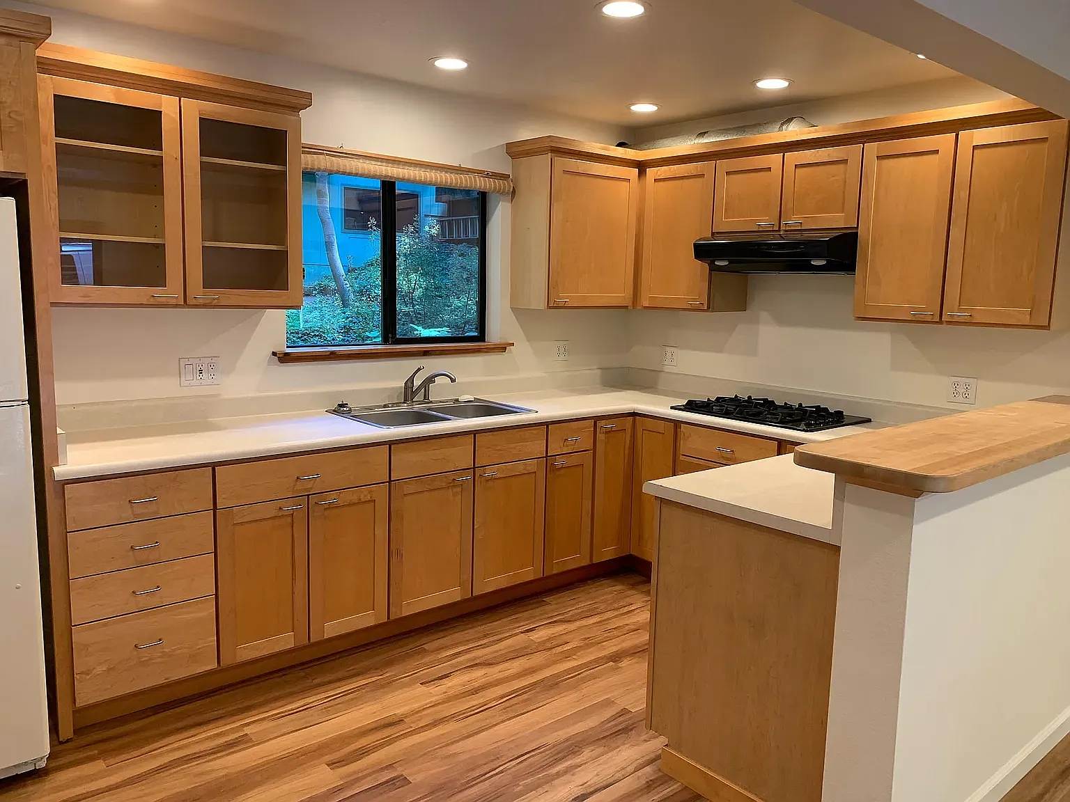 2 bed, 792 sqft, $3,200 — Photo 2