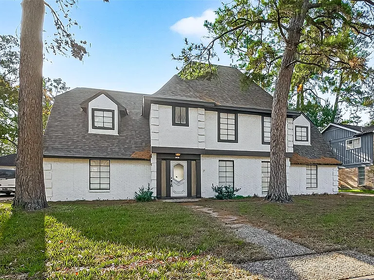 3815 Fernglade Dr — Photo 1