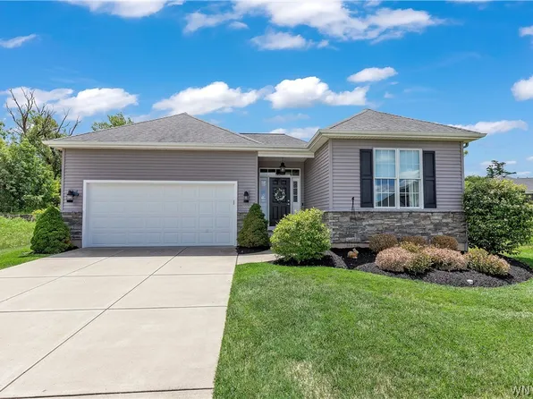 5383 Alderbrook Ln, Clarence, NY 14031