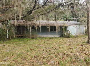 384 Crescent Lake Shore Dr, Crescent City, FL 32112