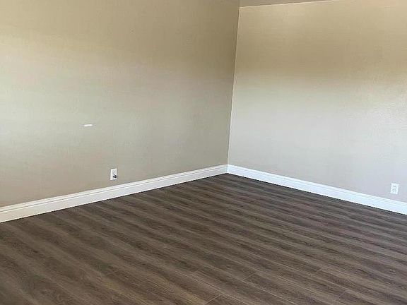 4th image of 755 E Duane Ave #755I