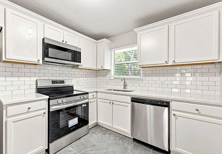 2764 N Barcelona Ave — Photo 4