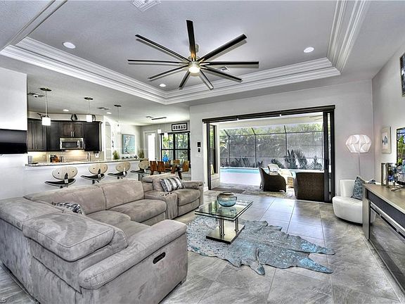5th image of 1620 SW 51st Ter