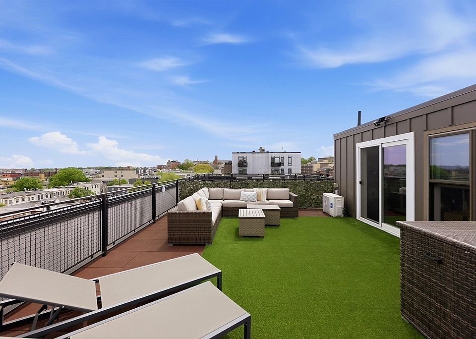 1st image of 410 W Broadway Unit 505