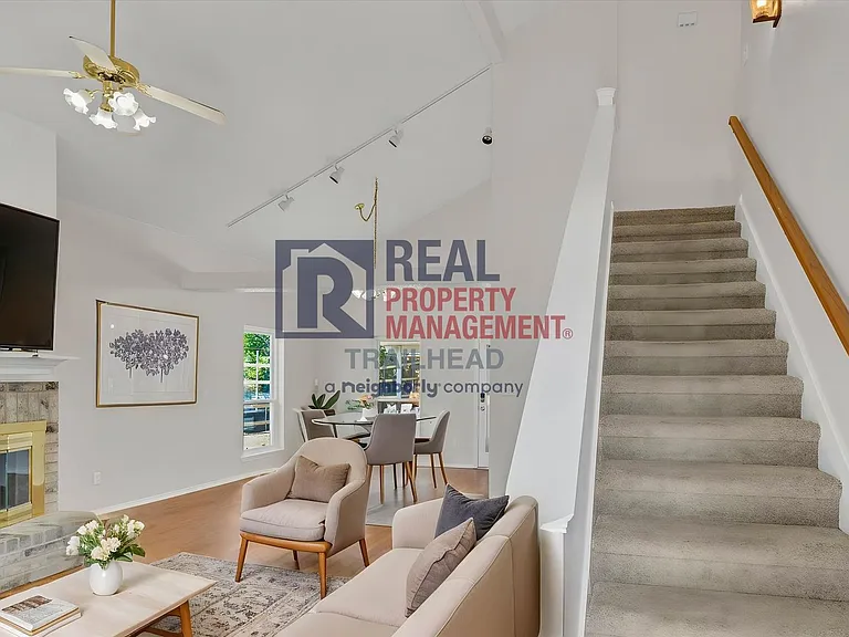 732 Burlington Ave — Photo 7