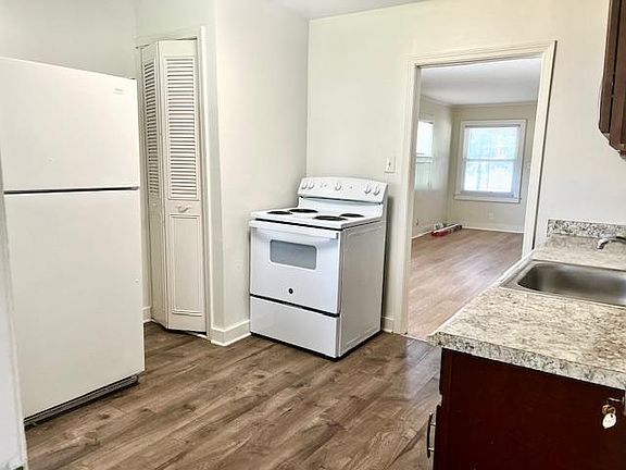 5th image of 1028 E Harry Ave #1