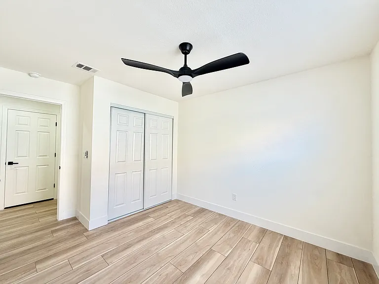 8221 Grassy Point Cir — Photo 13