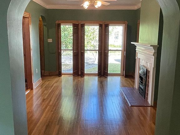 3rd image of 4460 Mandeville St