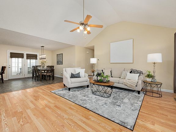 3rd image of 104 Cook Ln