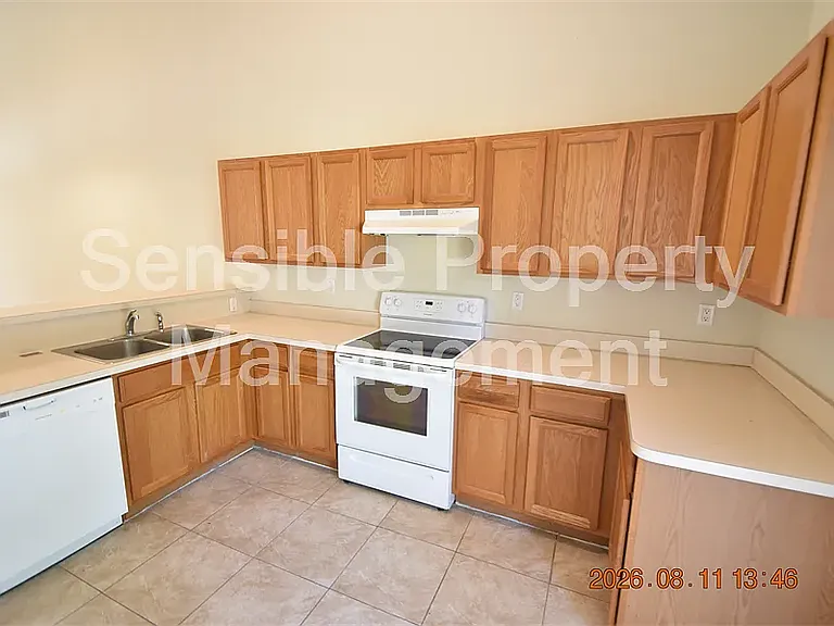 7413 Canterbury St — Photo 9