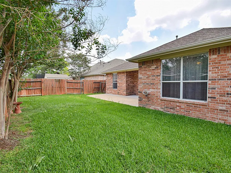 17911 Serene Shore Dr — Photo 46
